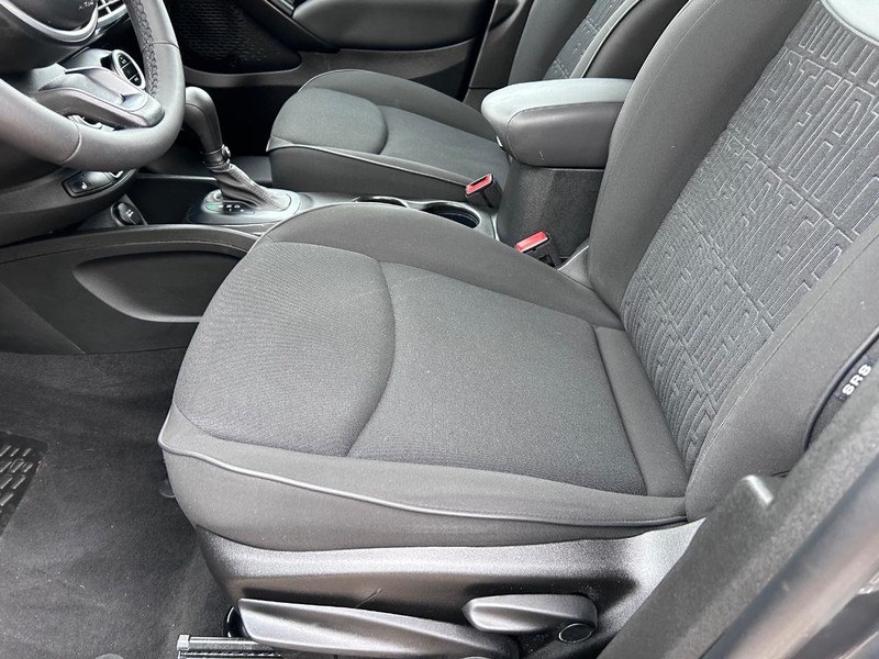 FIAT 500X Vehicle Full-screen Gallery Image 17