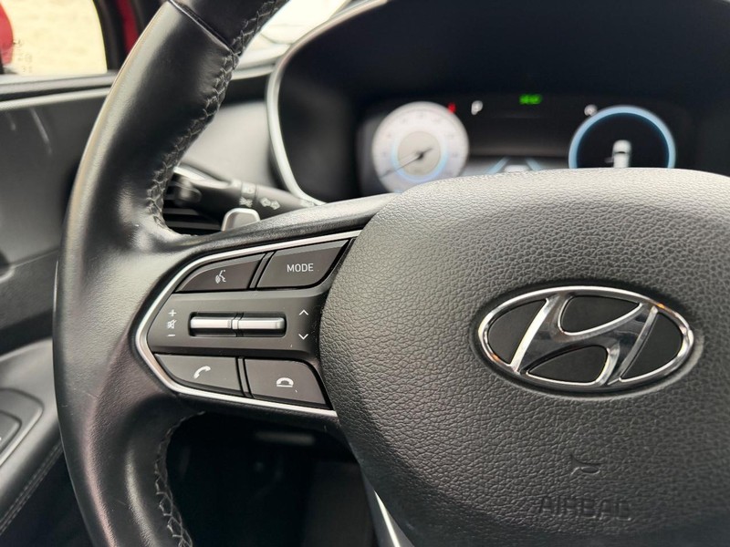 Hyundai Santa Fe Vehicle Full-screen Gallery Image 13