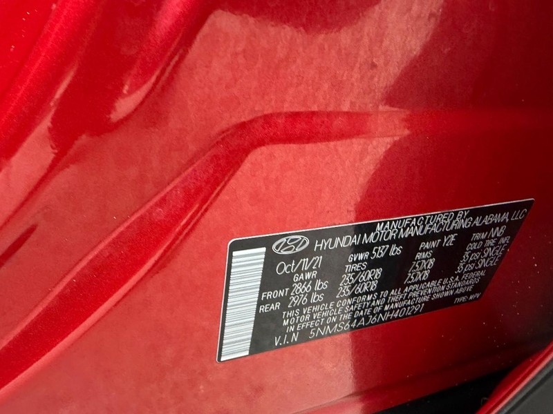 Hyundai Santa Fe Vehicle Full-screen Gallery Image 23