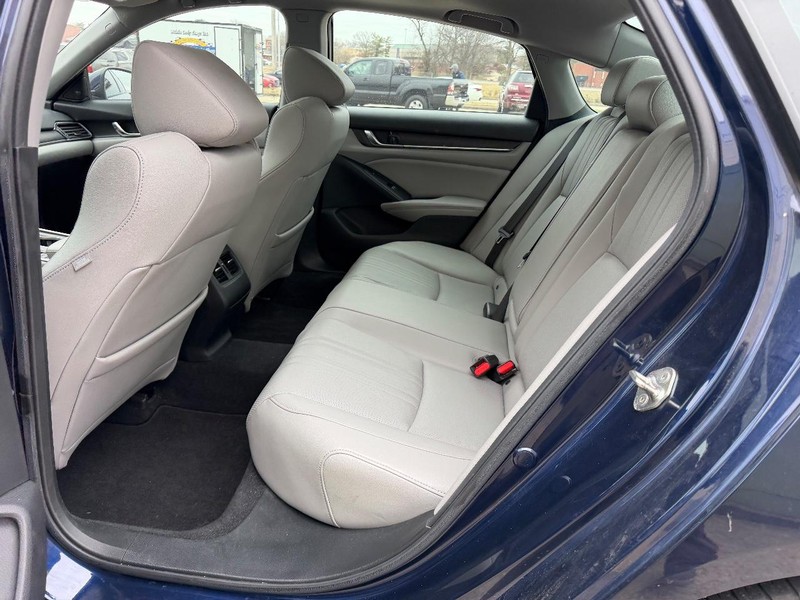 Honda Accord Hybrid Vehicle Full-screen Gallery Image 07