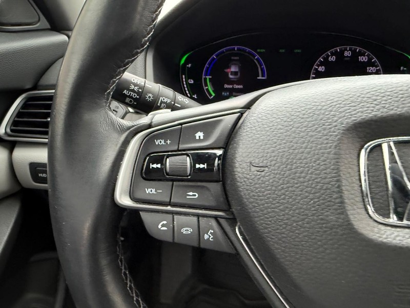 Honda Accord Hybrid Vehicle Full-screen Gallery Image 11