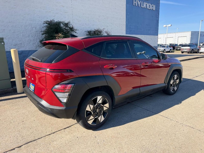 Hyundai Kona Vehicle Full-screen Gallery Image 03