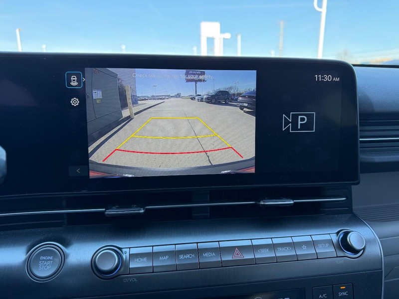 Hyundai Kona Vehicle Full-screen Gallery Image 19