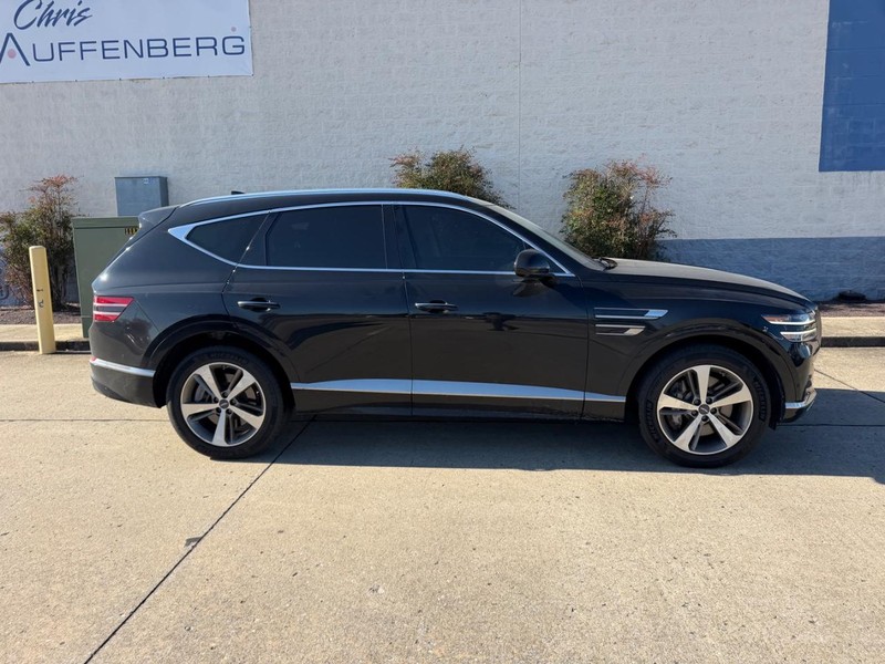 Genesis GV80 Vehicle Full-screen Gallery Image 02