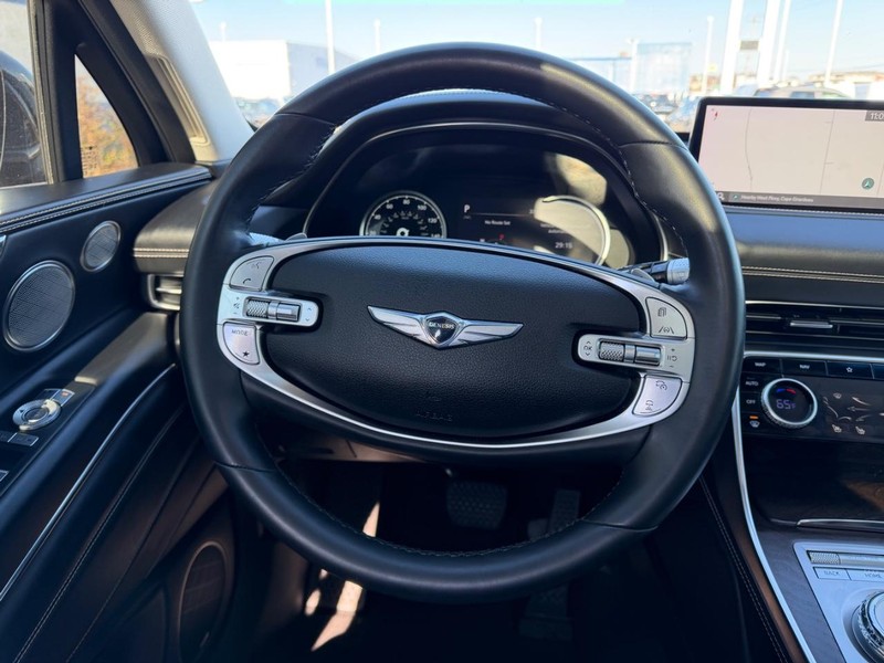 Genesis GV80 Vehicle Full-screen Gallery Image 12