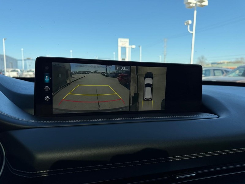 Genesis GV80 Vehicle Full-screen Gallery Image 23