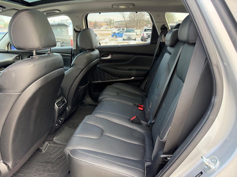 Hyundai Santa Fe Hybrid Vehicle Full-screen Gallery Image 08