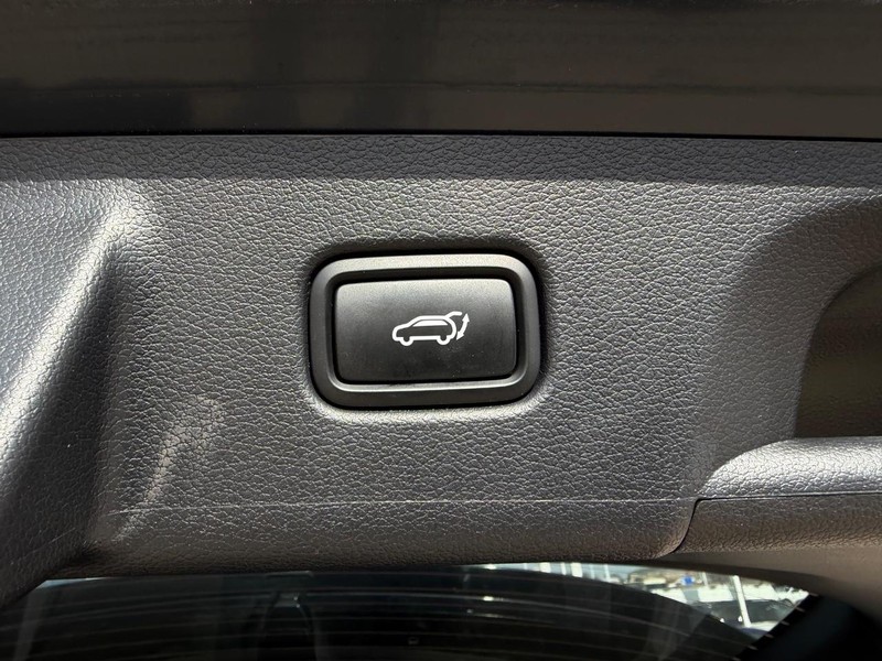 Hyundai Palisade Vehicle Full-screen Gallery Image 06