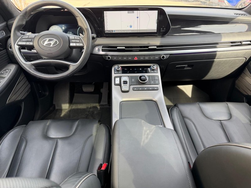 Hyundai Palisade Vehicle Full-screen Gallery Image 12