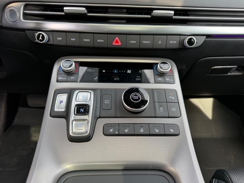 Hyundai Palisade Vehicle Full-screen Gallery Image 18