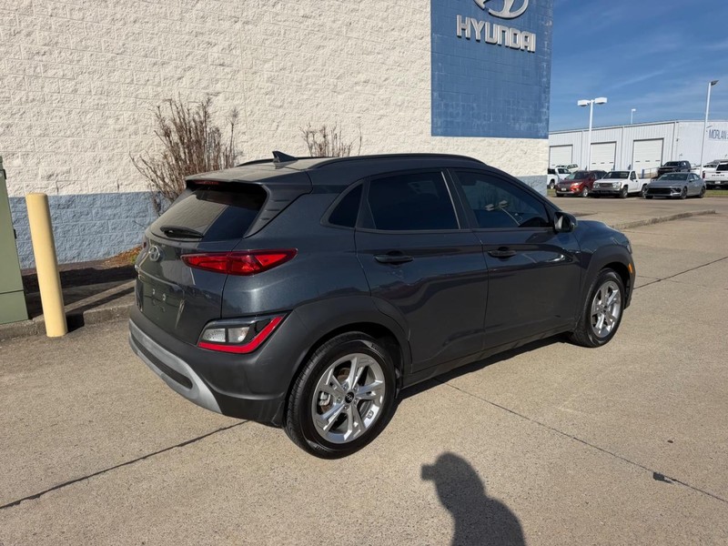 Hyundai Kona Vehicle Full-screen Gallery Image 03