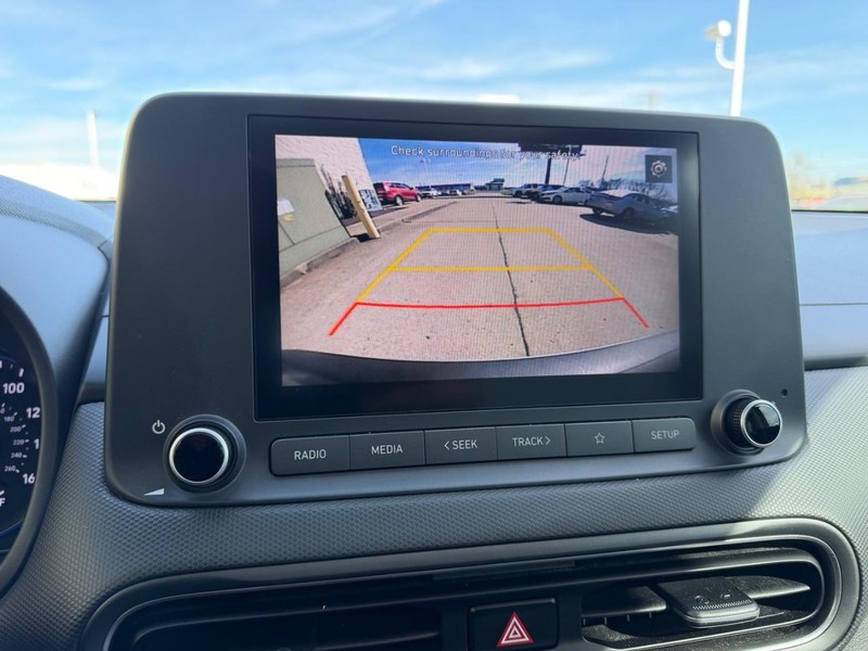 Hyundai Kona Vehicle Full-screen Gallery Image 20
