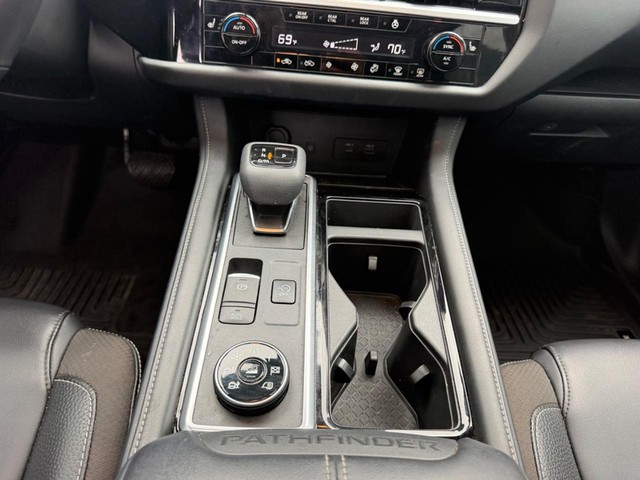 2023 Nissan Pathfinder SL - Photo 18