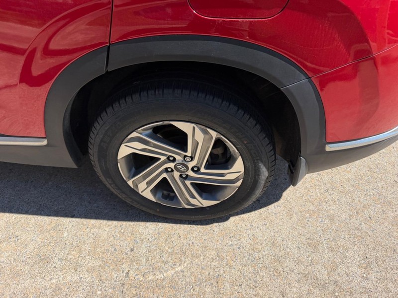 Hyundai Santa Fe Vehicle Full-screen Gallery Image 07