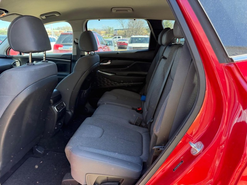 Hyundai Santa Fe Vehicle Full-screen Gallery Image 08