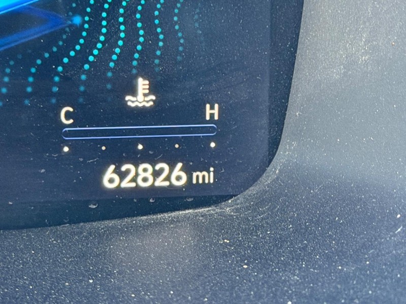 Hyundai Santa Fe Vehicle Full-screen Gallery Image 19