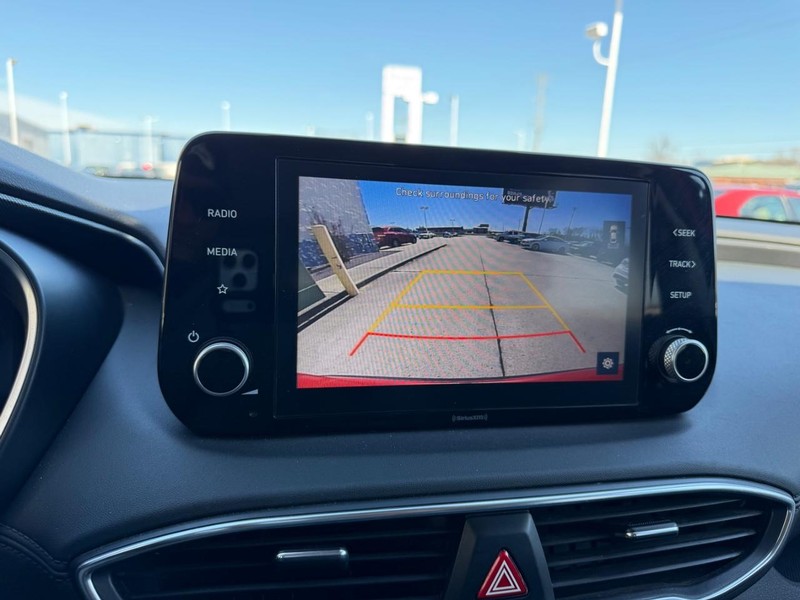 Hyundai Santa Fe Vehicle Full-screen Gallery Image 20