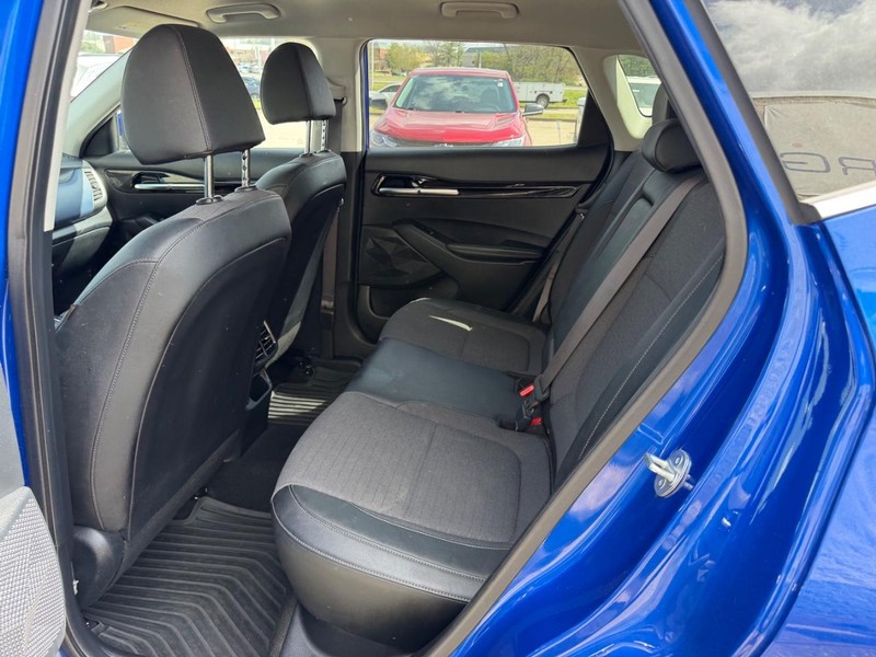 Kia Seltos Vehicle Full-screen Gallery Image 07