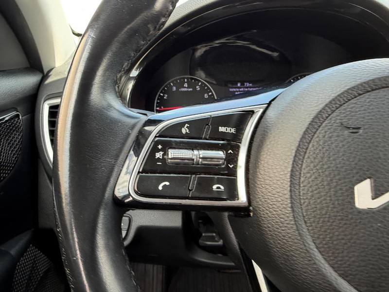 Kia Seltos Vehicle Full-screen Gallery Image 10