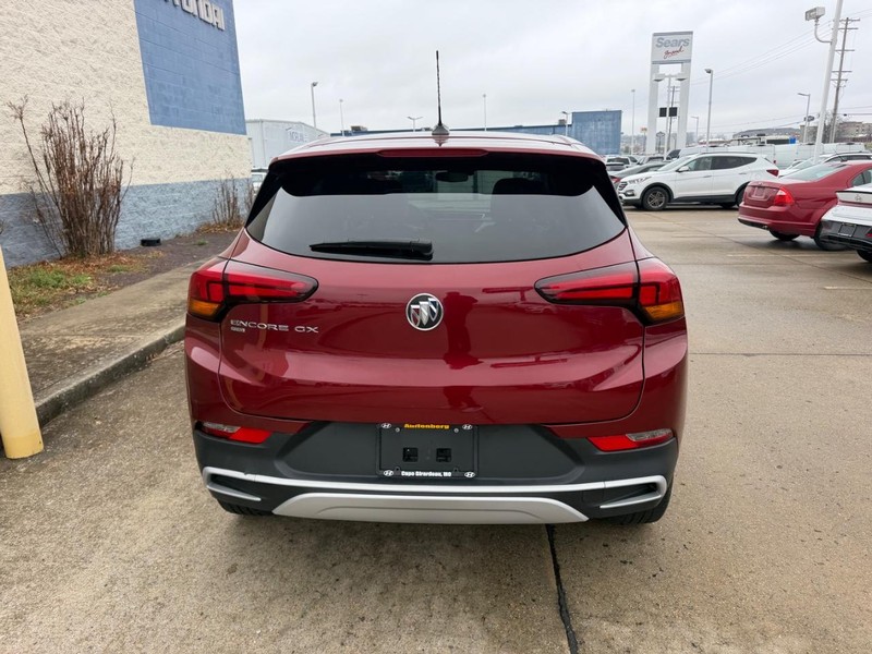 Buick Encore GX Vehicle Full-screen Gallery Image 04