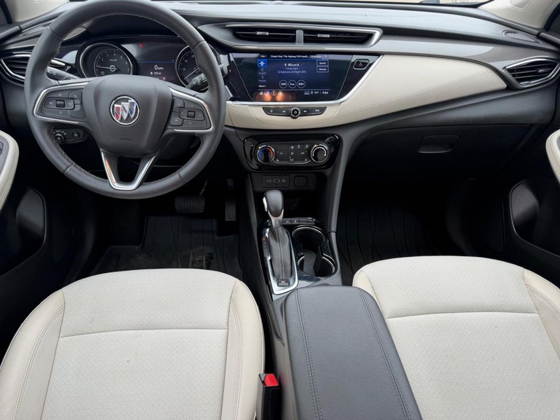 Buick Encore GX Vehicle Full-screen Gallery Image 08