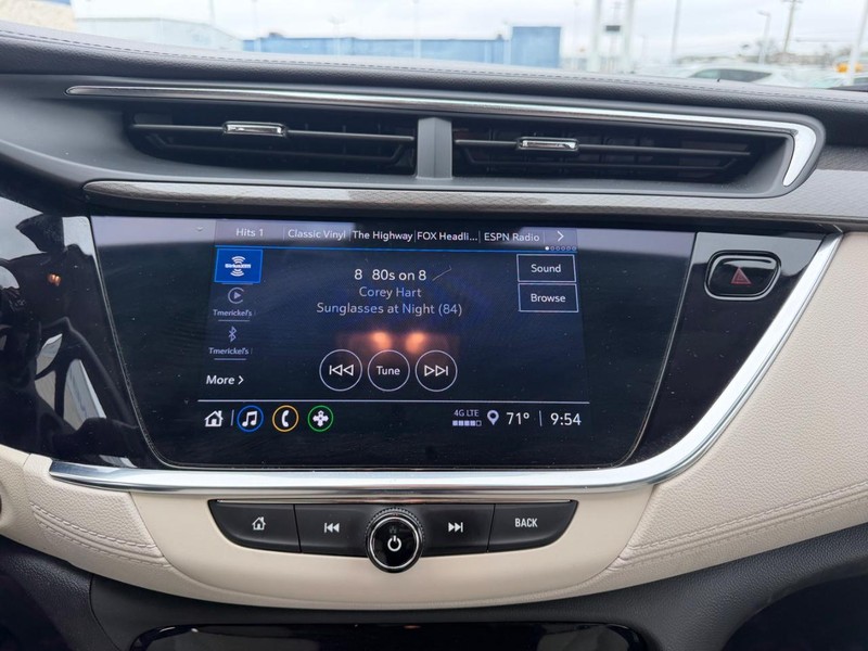 Buick Encore GX Vehicle Full-screen Gallery Image 12