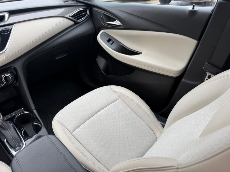 Buick Encore GX Vehicle Full-screen Gallery Image 15