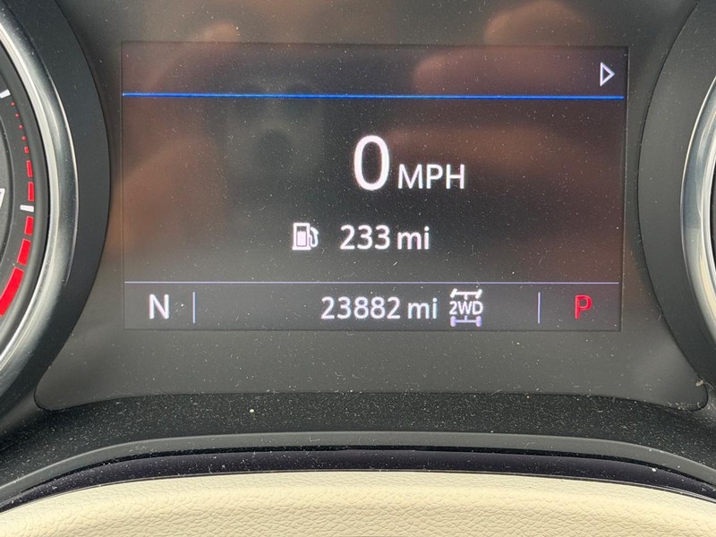 Buick Encore GX Vehicle Full-screen Gallery Image 18