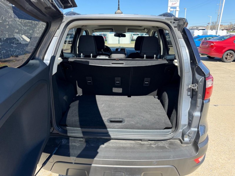 Ford EcoSport Vehicle Full-screen Gallery Image 05