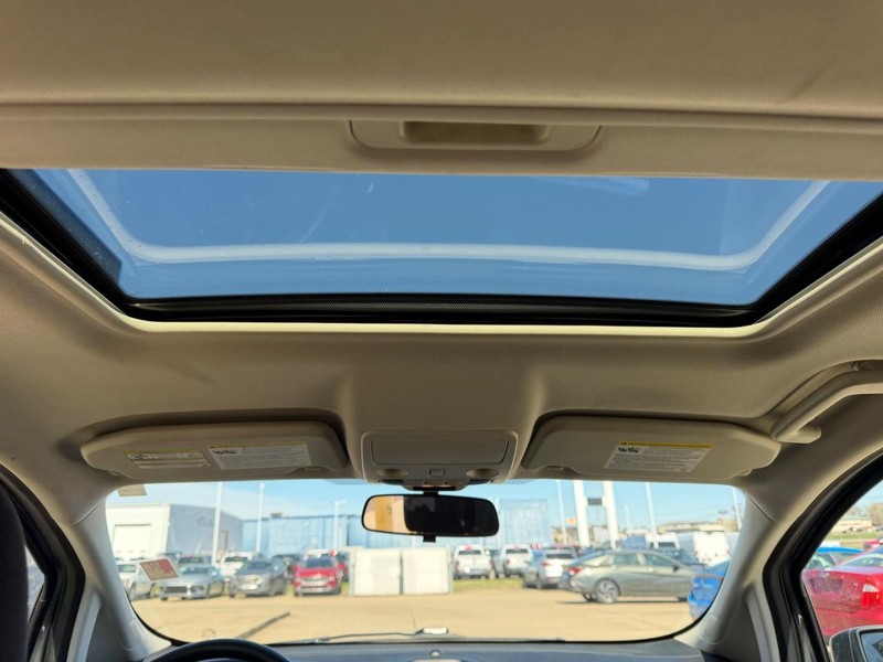 Ford EcoSport Vehicle Full-screen Gallery Image 08