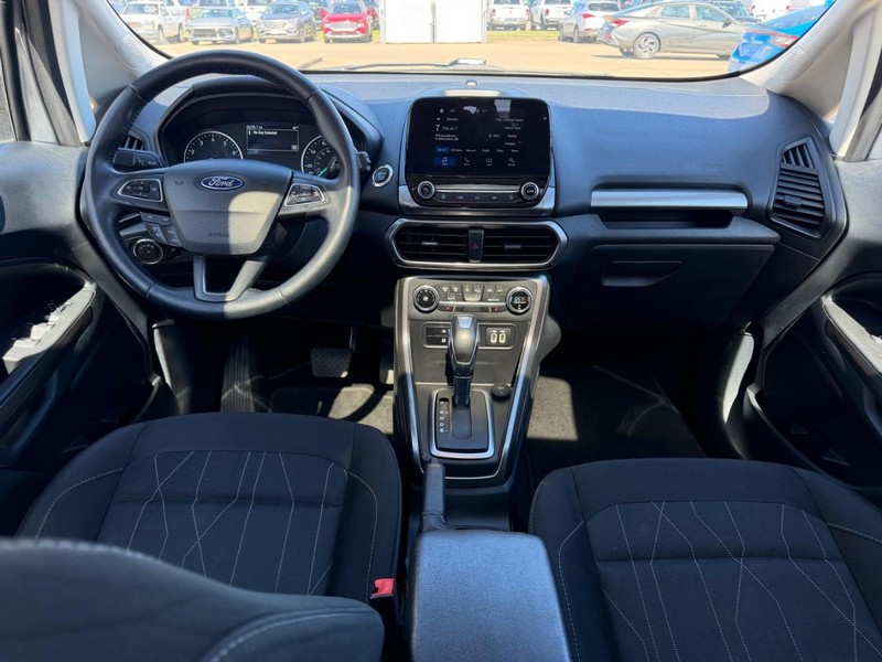 Ford EcoSport Vehicle Full-screen Gallery Image 09