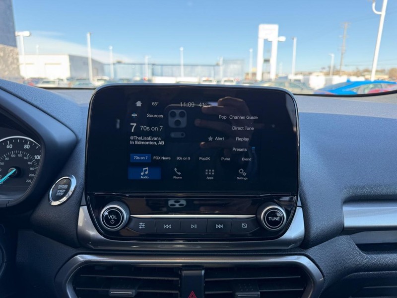 Ford EcoSport Vehicle Full-screen Gallery Image 13