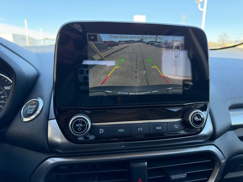 Ford EcoSport Vehicle Full-screen Gallery Image 20