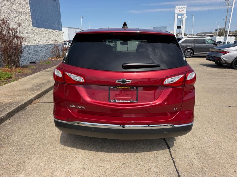 Chevrolet Equinox Vehicle Full-screen Gallery Image 04