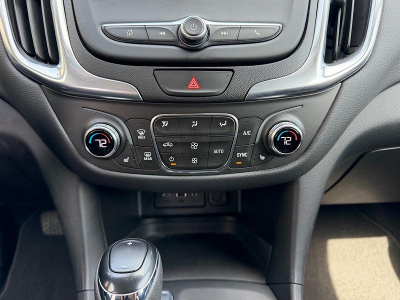Chevrolet Equinox Vehicle Full-screen Gallery Image 14