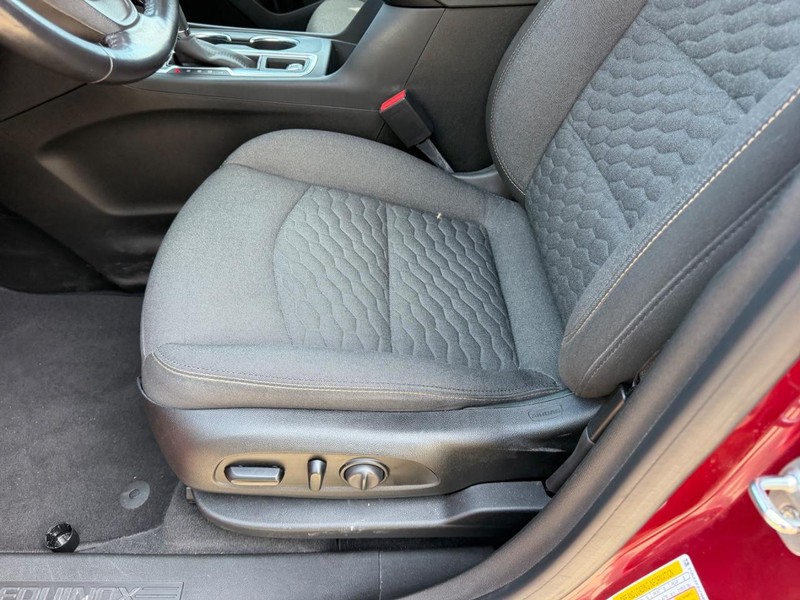 Chevrolet Equinox Vehicle Full-screen Gallery Image 18