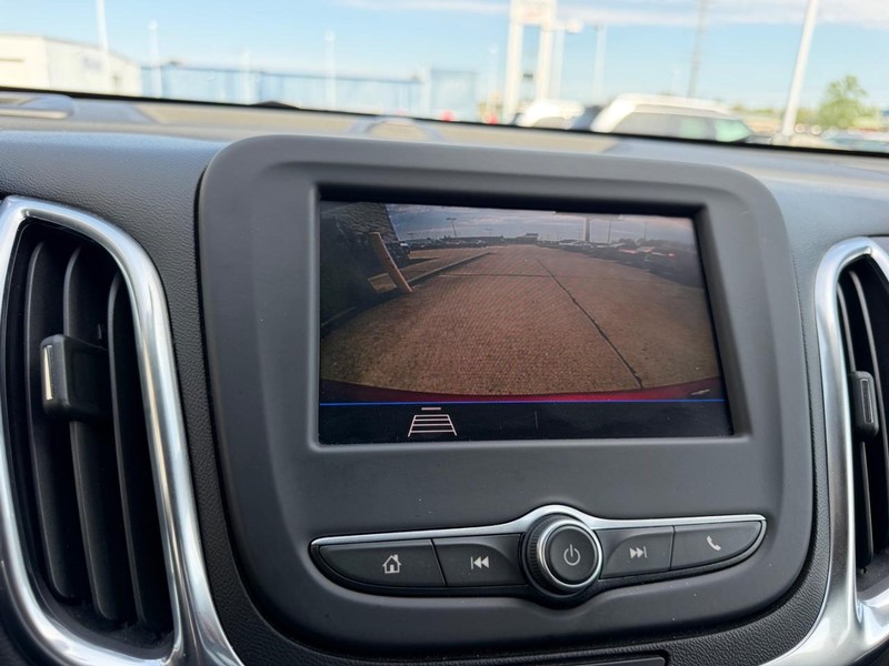 Chevrolet Equinox Vehicle Full-screen Gallery Image 20