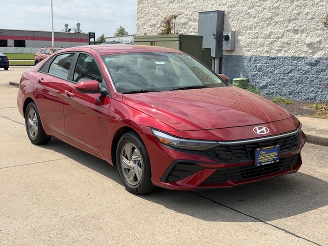 Cape Girardeau MO 2025 Hyundai Elantra more details - hyundai elantra