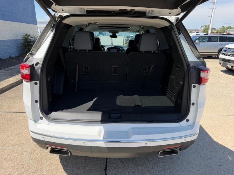 Chevrolet Traverse Vehicle Full-screen Gallery Image 05