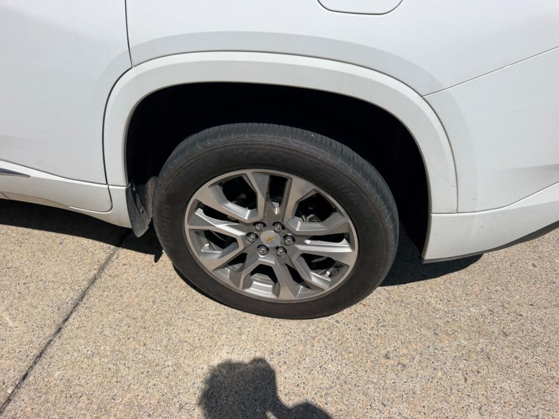 Chevrolet Traverse Vehicle Full-screen Gallery Image 07