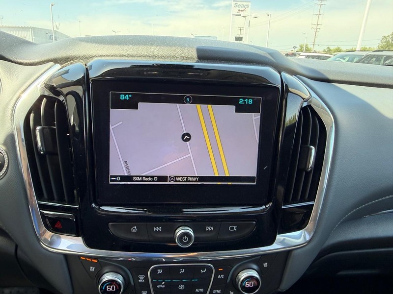 Chevrolet Traverse Vehicle Full-screen Gallery Image 17