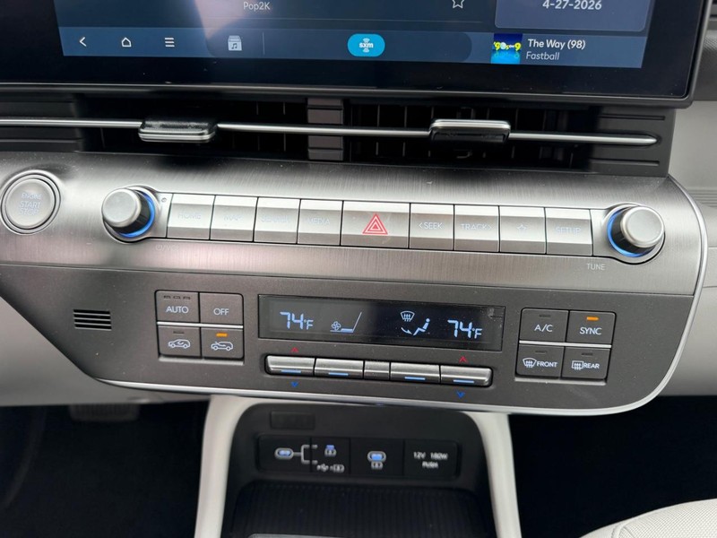 Hyundai Kona Vehicle Full-screen Gallery Image 13