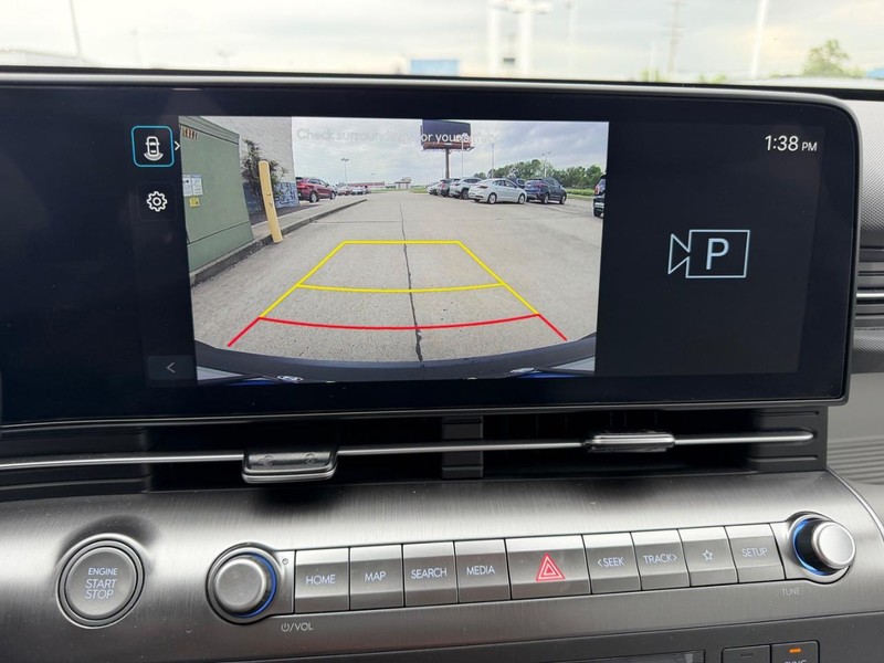 Hyundai Kona Vehicle Full-screen Gallery Image 19