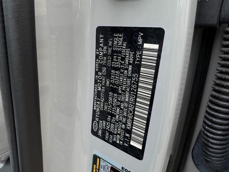 Hyundai Kona Vehicle Full-screen Gallery Image 20