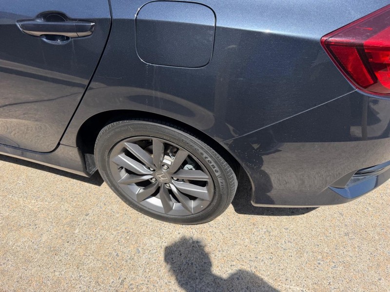 Honda Civic Sedan Vehicle Full-screen Gallery Image 06