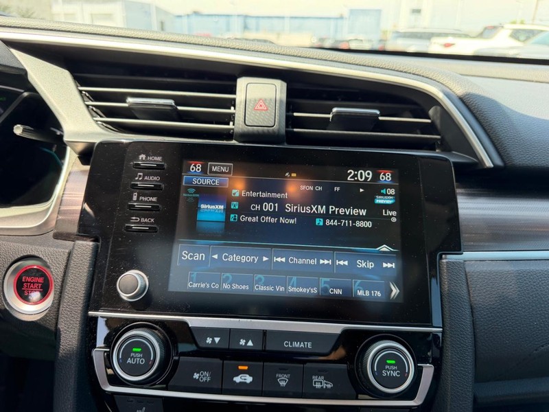 Honda Civic Sedan Vehicle Full-screen Gallery Image 13