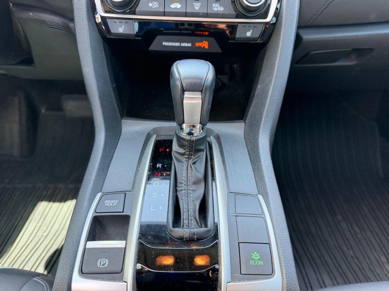 Honda Civic Sedan Vehicle Full-screen Gallery Image 15