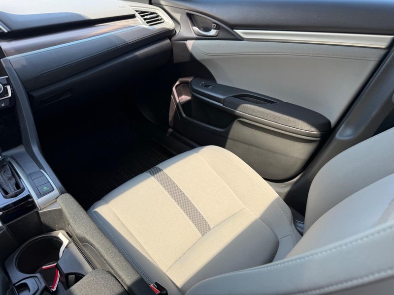 Honda Civic Sedan Vehicle Full-screen Gallery Image 16