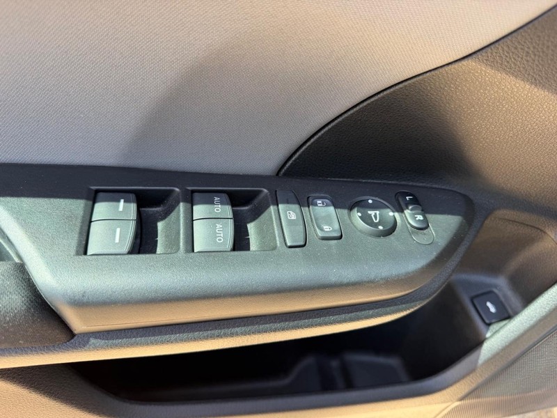 Honda Civic Sedan Vehicle Full-screen Gallery Image 17