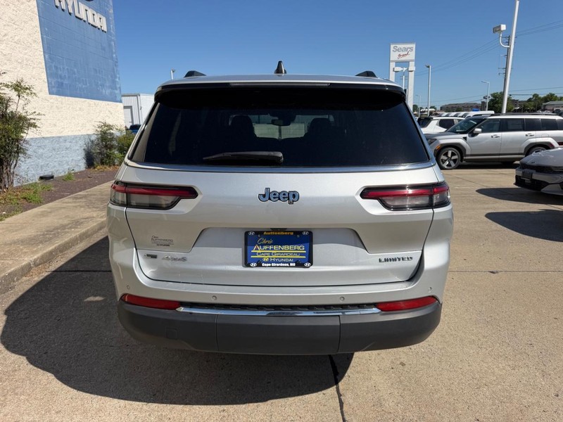 Jeep Grand Cherokee L Vehicle Full-screen Gallery Image 04